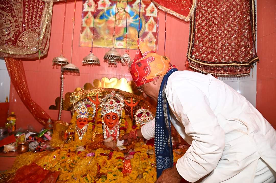 mpsudhirgupta's tweet photo. नीमच विधानसभा प्रवास के दौरान आज आवरी माता के दर्शन का सौभाग्य मिला ! https://t.co/K2kw8gjjBL