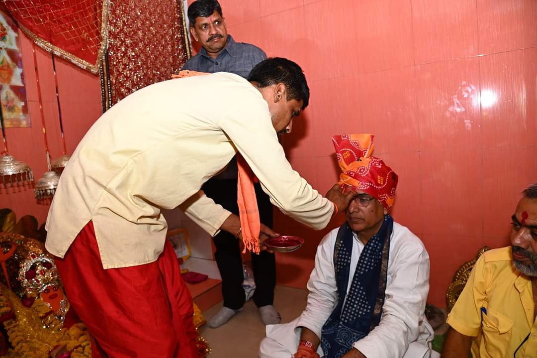 mpsudhirgupta's tweet photo. नीमच विधानसभा प्रवास के दौरान आज आवरी माता के दर्शन का सौभाग्य मिला ! https://t.co/K2kw8gjjBL