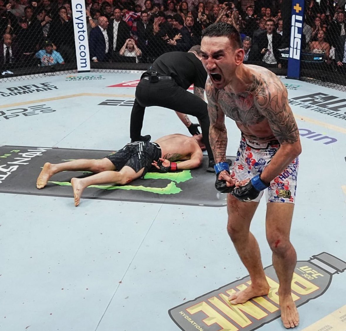 Max Holloway went from getting clipped up by the dead body of Korean zombie to flatline koing gaethje after out classing him this sport is wild