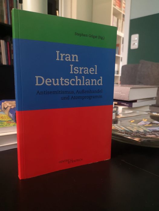 Wir werden nicht müde, es zu teilen, bis es auch beim Letzten ankommt. Seit Jahren bekannt, seit Jahren relevant. 'Iran - Israel - Deutschland. Antisemitismus, Außenhandel und Atomprogramm', herausgegeben von Stephan Grigat. hentrichhentrich.de/buch-iran-isra…