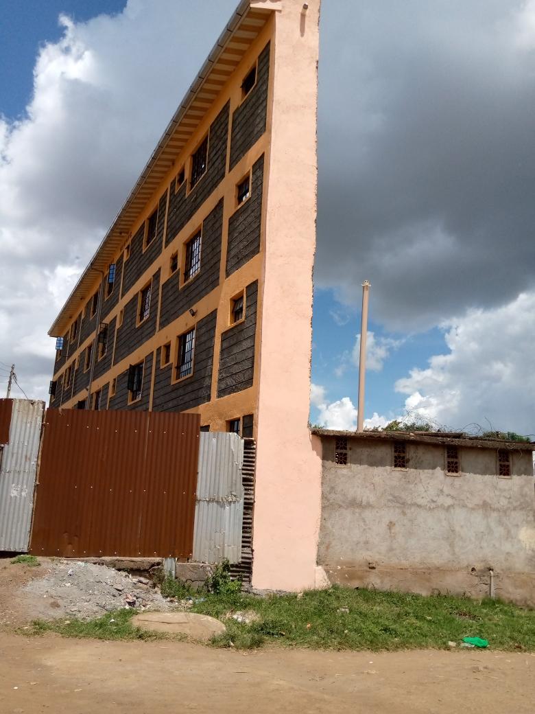 vibewitmih's tweet image. Kikuyu landlords be like:

Check Thread👇😂