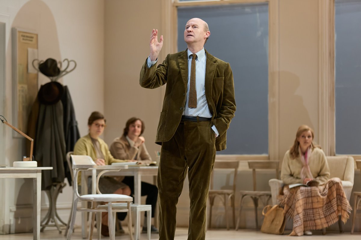 .@Markgatiss has won Best Actor at the #OlivierAwards for The Motive And The Cue @NationalTheatre