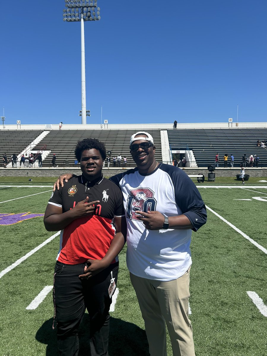 Had great time at @SCState_Fb yesterday !! Really enjoyed the environment and the culture!! @CoachNGodd @CoachStylesJr @BennettSwygert @hhsramsstrength @train0187 @dlsabre