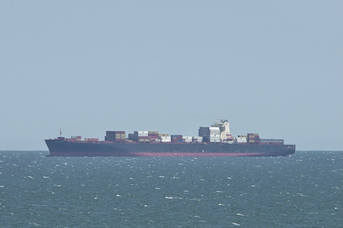 The MSC ALMA VII, IMO:9196852 en route to Virginia International Gateway (VIG) Portsmouth, Virginia, flying the flag of Liberia 🇱🇷. #ShipsInPics #ContainerShip #MSCAlmaVII