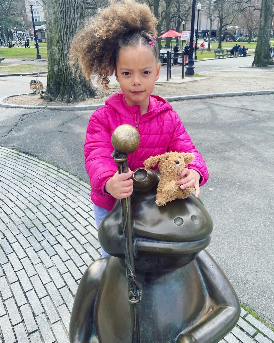TravisThomasExp's tweet photo. Blessed To Have A Family #sundayfunday In #Boston For #marathonweekend Taking In All The Sights, Sounds &amp; Suds 🍻#letsgocam #letsgocolt #travisthomasexperience https://t.co/8RR903BpR1