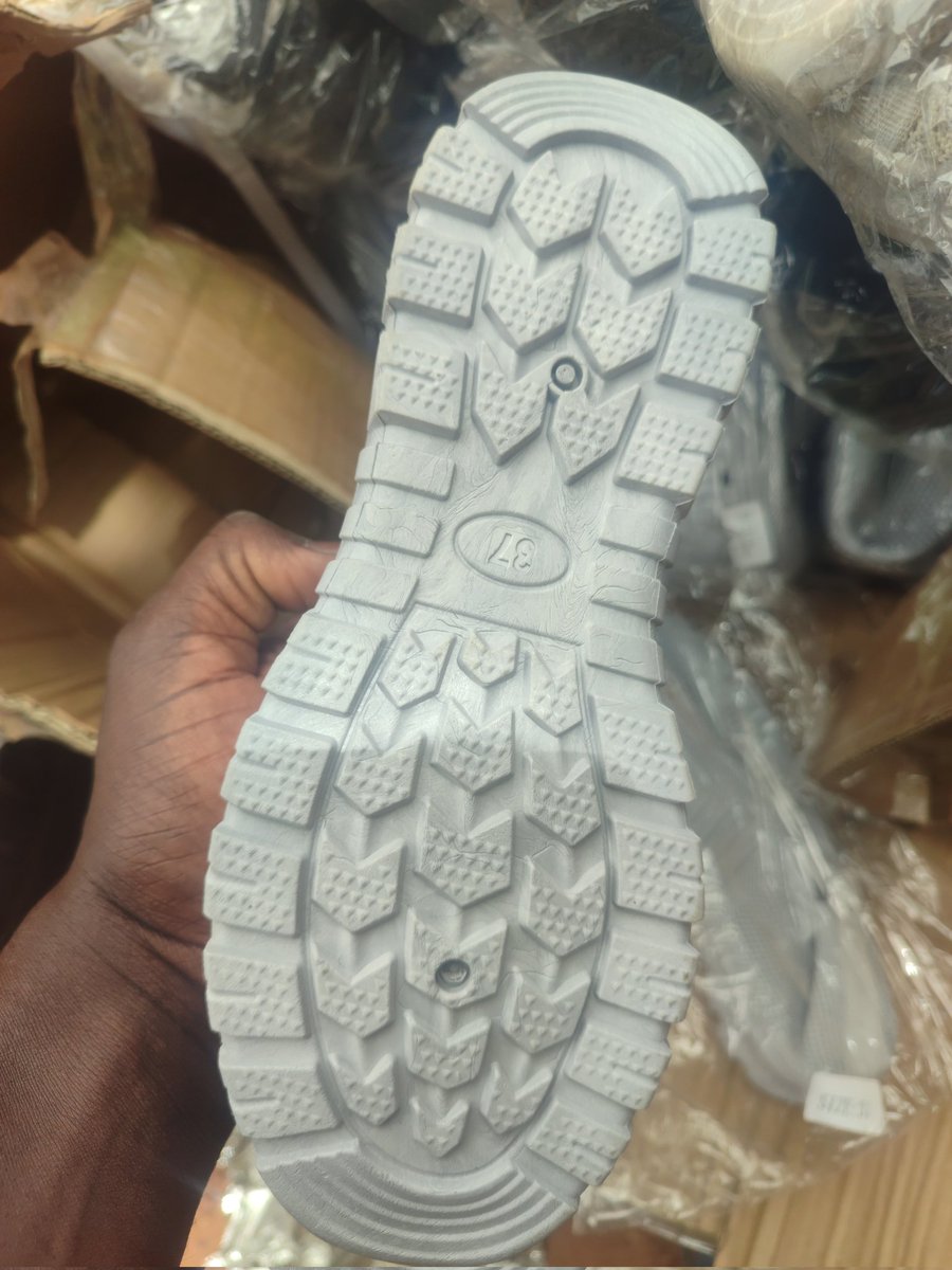 abrahambamas7's tweet photo. Disponible 3500fr nous sommes à Bobo dioulasso expédition possible watsapp 60196146 https://t.co/G3NLJqFYpJ