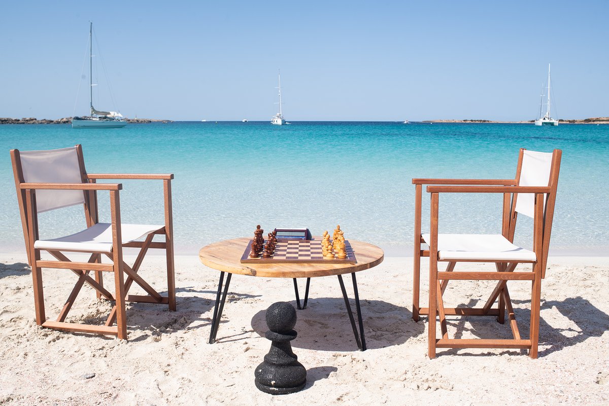 davidllada's tweet image. Chess has brought me to places. This one made it to the very top right away. They call it #ChessInParadise for a reason!

@SunwayChessOpen