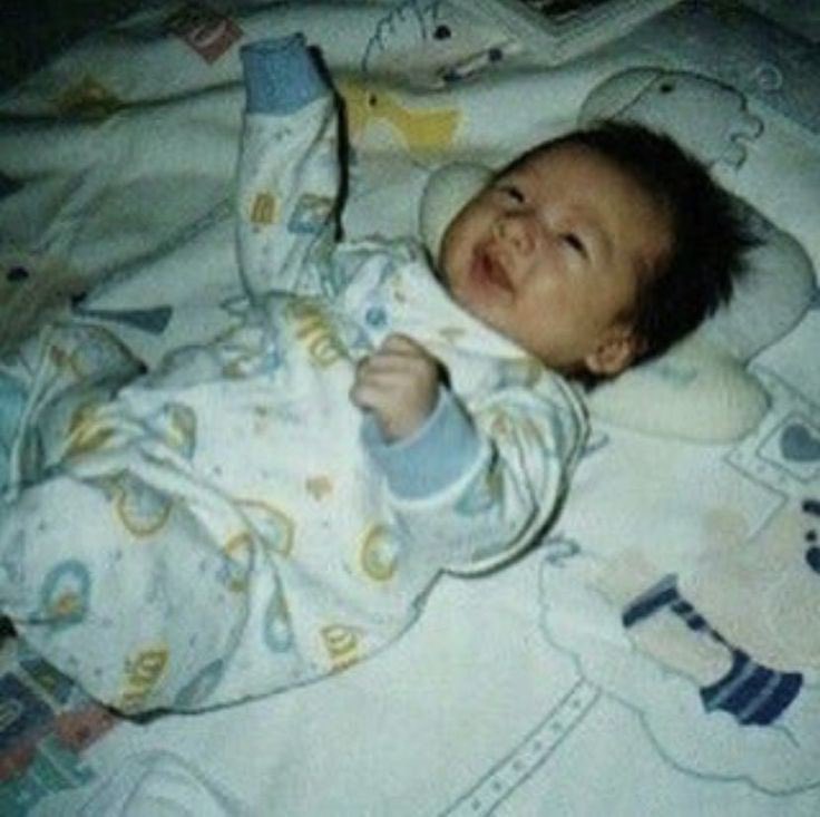 aintBANGCHAN's tweet photo. Halo warga lemon.
Nama saya bangchan lahir 3 Oktober 1997. Pas bayi bentukannya begini. Mifa air putih jus nanas mafa masakan mama saya. Motto hidup yang penting makan. Apalagi makan kamu becanda. Ya ini anak-anak saya. Straykids everywhere all around the world. https://t.co/XQ67lfbaHm