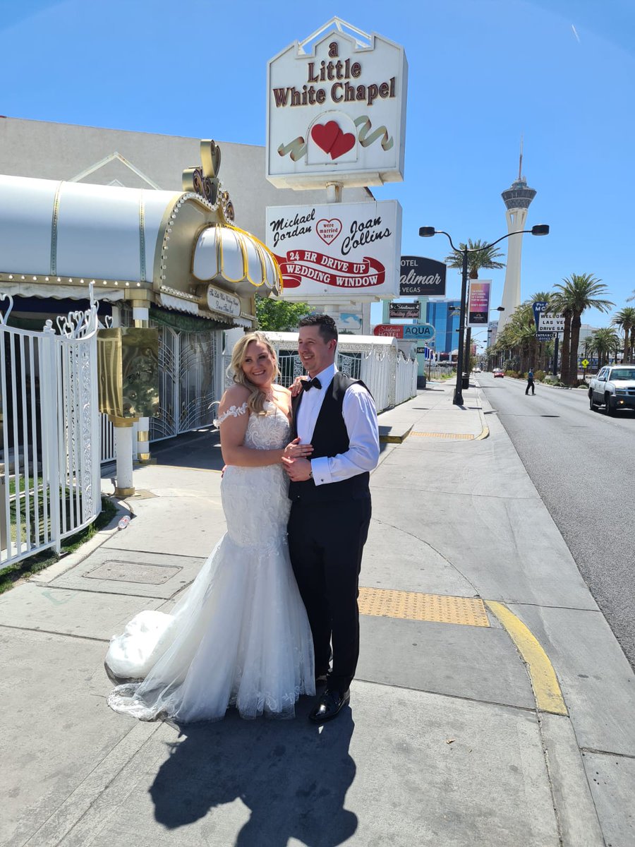 Sammybuckley89's tweet photo. Mr and Mrs Bricknell ❤️ @Brickers1985 https://t.co/iP5BnxwUMk