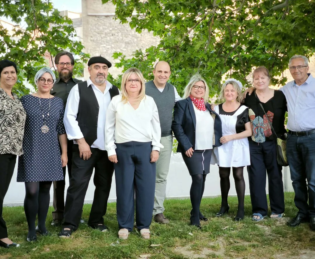 Acte de cloenda de la XVIII Fira Literària Joan Cid i Mulet, el grup de teatre jesusenc EUTERPE ens han fet riure molt amb 'La saga dels García' i, hem vist el contrast entre la vida al poble i a la ciutat.
#somdeJesús