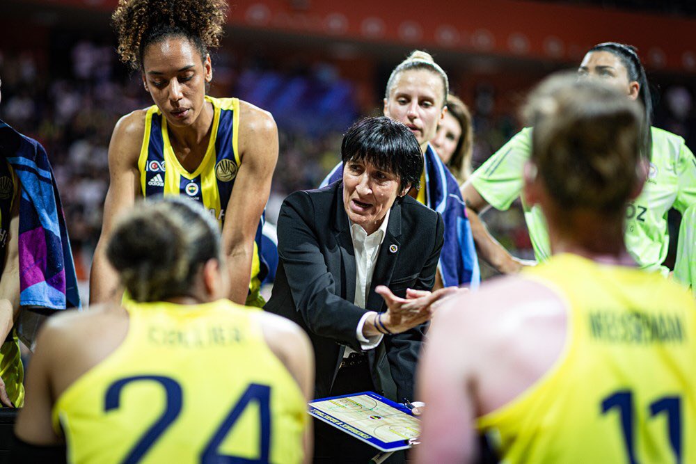 EUROLEAGUE FİNALİNDE BİR MAÇTA EN ÇOK SAYI ATAN TAKIMLAR:

106 - Fenerbahçe Alagöz Holding (2024)
99 - Fenerbahçe Alagöz Holding (2023)

🤯🤯🤯