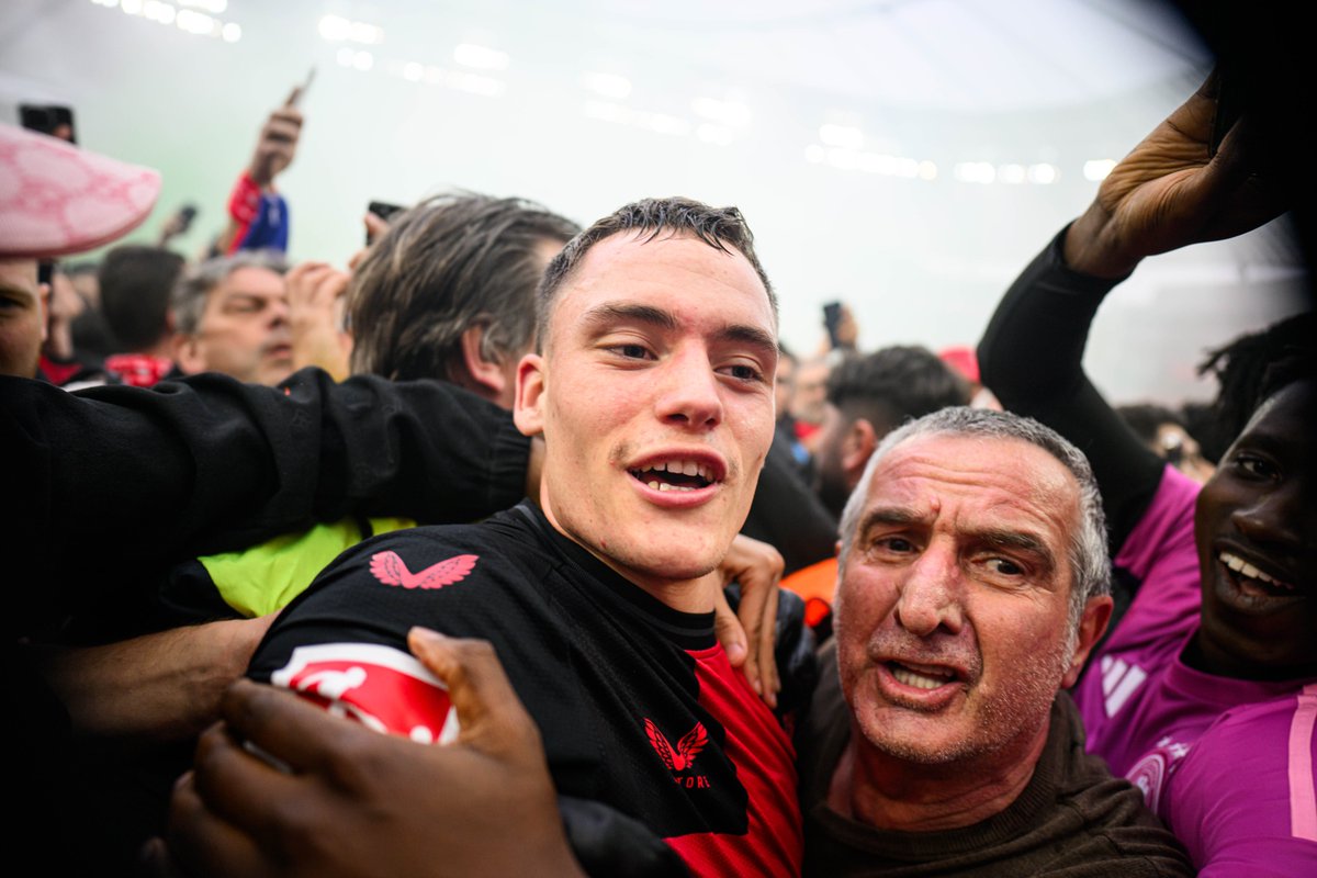 bayer04_en's tweet photo. YAAAAAAAAAAAAAAAAAASSSSSSSSSSS!!!

#Winnerkusen #DeutscherMeisterSVB https://t.co/hLZEnVu2Lo