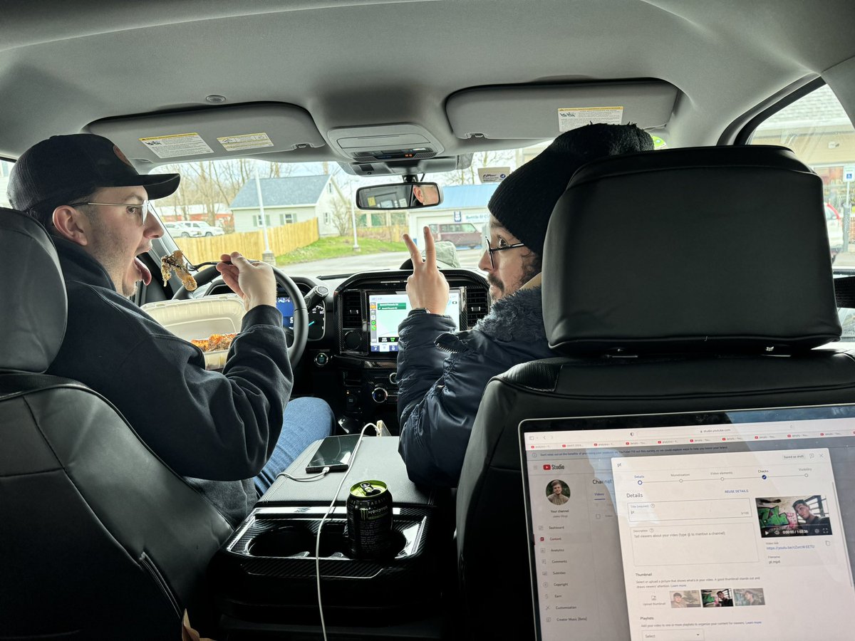 OfficialJaskoYT's tweet photo. I’m in the backseat of my own truck 😂 gotta upload todays second channel video

Road trip with the BOYSSSSSSS https://t.co/yVeaugyWOO