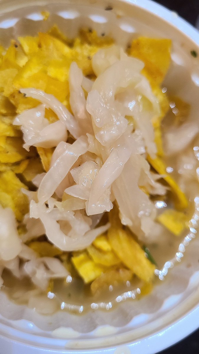 elandivar's tweet photo. Encebollado con chucrut, una de las delicias de la gastronomía alemana. O no?
#Sauerkraut #encebollado #chifles #guayaco #forever https://t.co/Fs0c2z2Drl