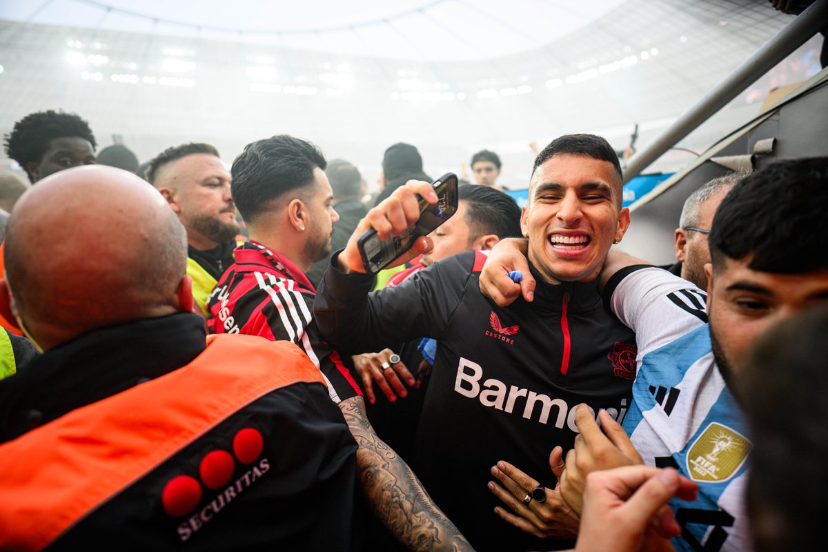 bayer04_en's tweet photo. YAAAAAAAAAAAAAAAAAASSSSSSSSSSS!!!

#Winnerkusen #DeutscherMeisterSVB https://t.co/hLZEnVu2Lo