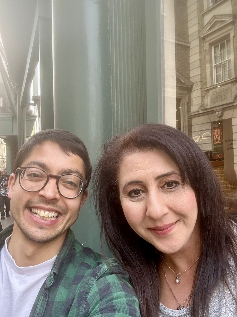 Great catching up with @NajmaKhalid1 MBE, whose dedication to improving lives in #Oldham has always been so inspiring. Our work together on @ParentpowerOL made a remarkable impact on so many. Always a pleasure to see her passion for community empowerment in action!