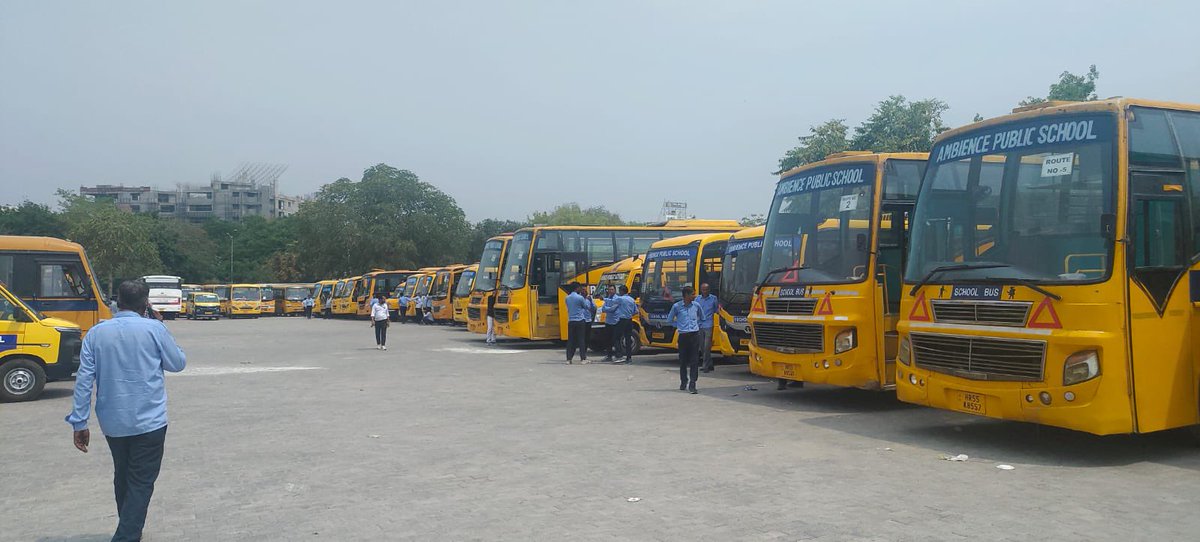 Intensive campaign being conducted in Gurugram to check School Buses under #SurakshitSchoolVahanPolicy. 1260 school buses checked in last 2 days, 406 challaned for deficiencies. @EduMinOfIndia @DiprHaryana @DC_Gurugram