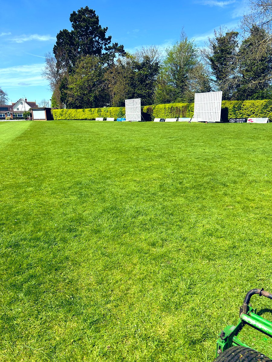 LtdGarson's tweet photo. After a couple of weeks of hell @SawboCricket  with there outfield mower decided to give up the  👻 then the roller though he chuck a 🔧 in mix  as well big thanks to Goeff @CuttEdge2005 with a quick turnaround on one of our winter sport mowers👍🏻 https://t.co/z9m1jdcsSt