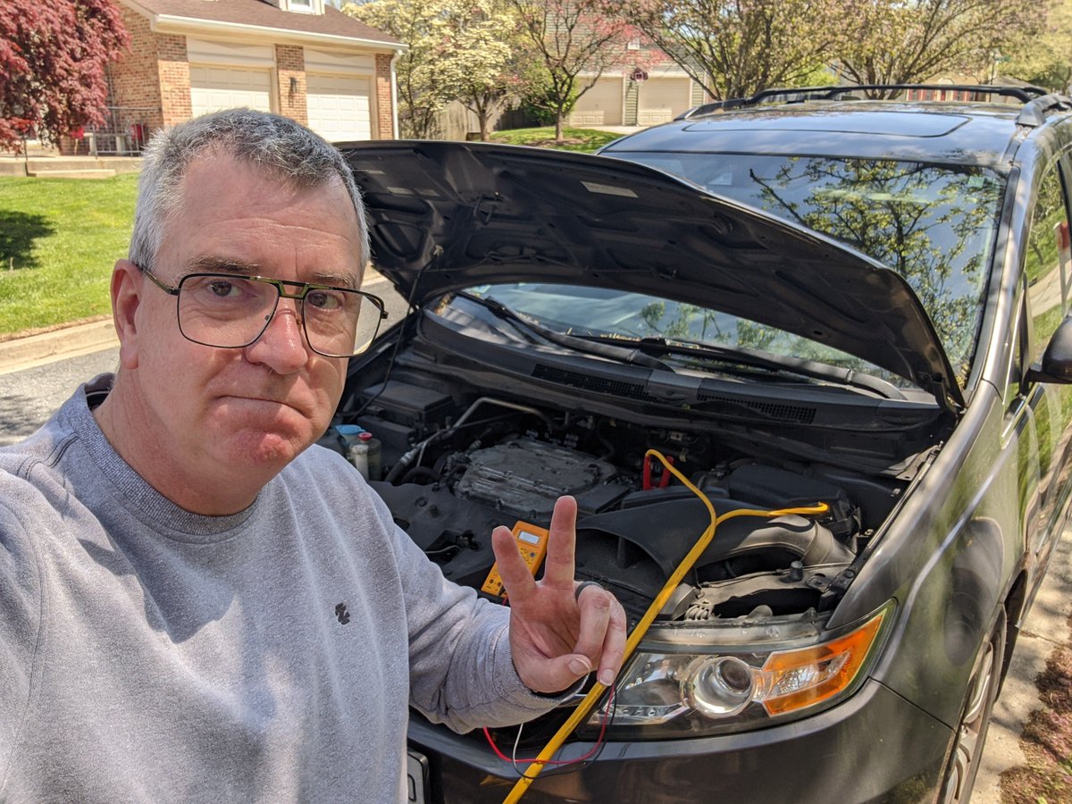 DaveOfThings's tweet photo. Our Odyssey's alternator failed, apparently.  The battery light came on and the next day the van couldn't maintain speed so Gina parked at a nearby friend's house.  I think I can recharge enough to get it to the shop. 
 #minivanlife. https://t.co/1MKiszMZye