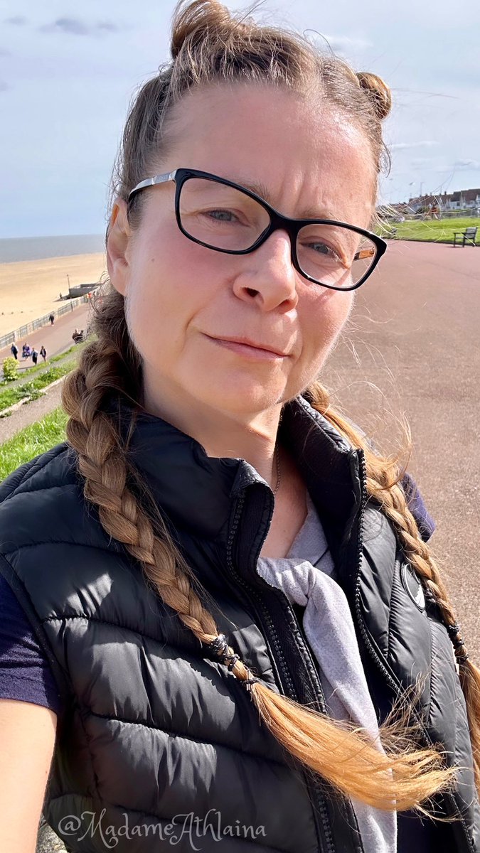 Feeling very happy after a 15 mile coastal run this afternoon 🌿☀️🏃🏼‍♀️🌊