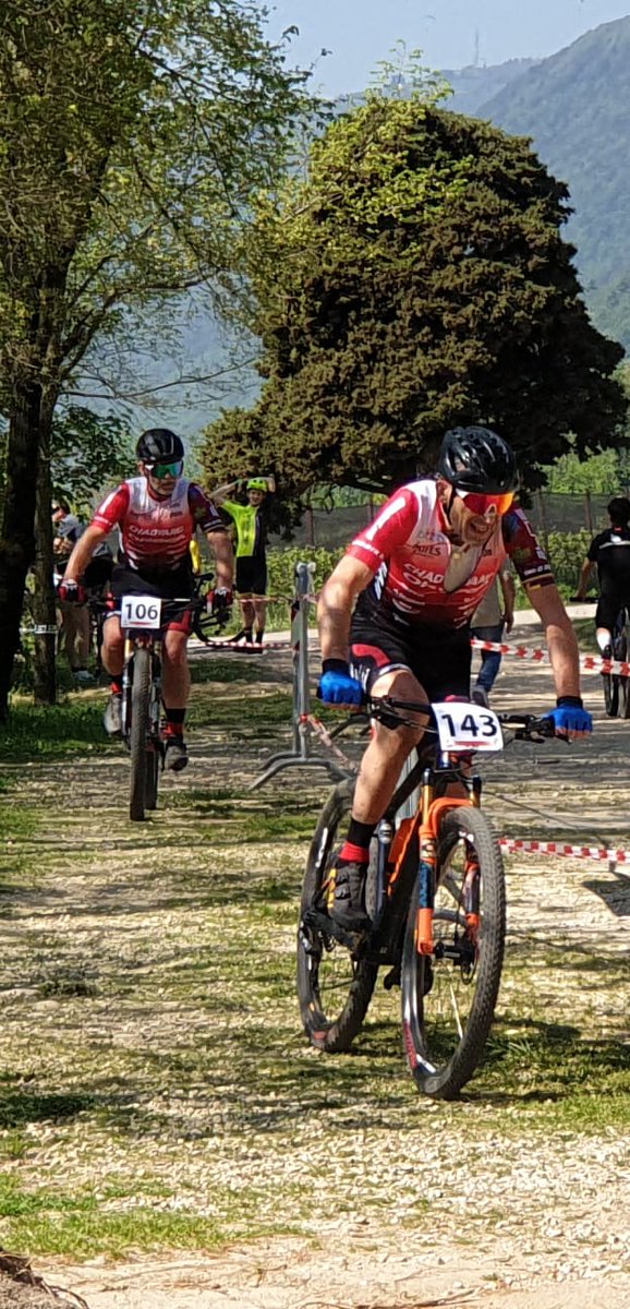 FOURESBIKE's tweet photo. Friends in race, friends in life https://t.co/yDD3N7PkdR