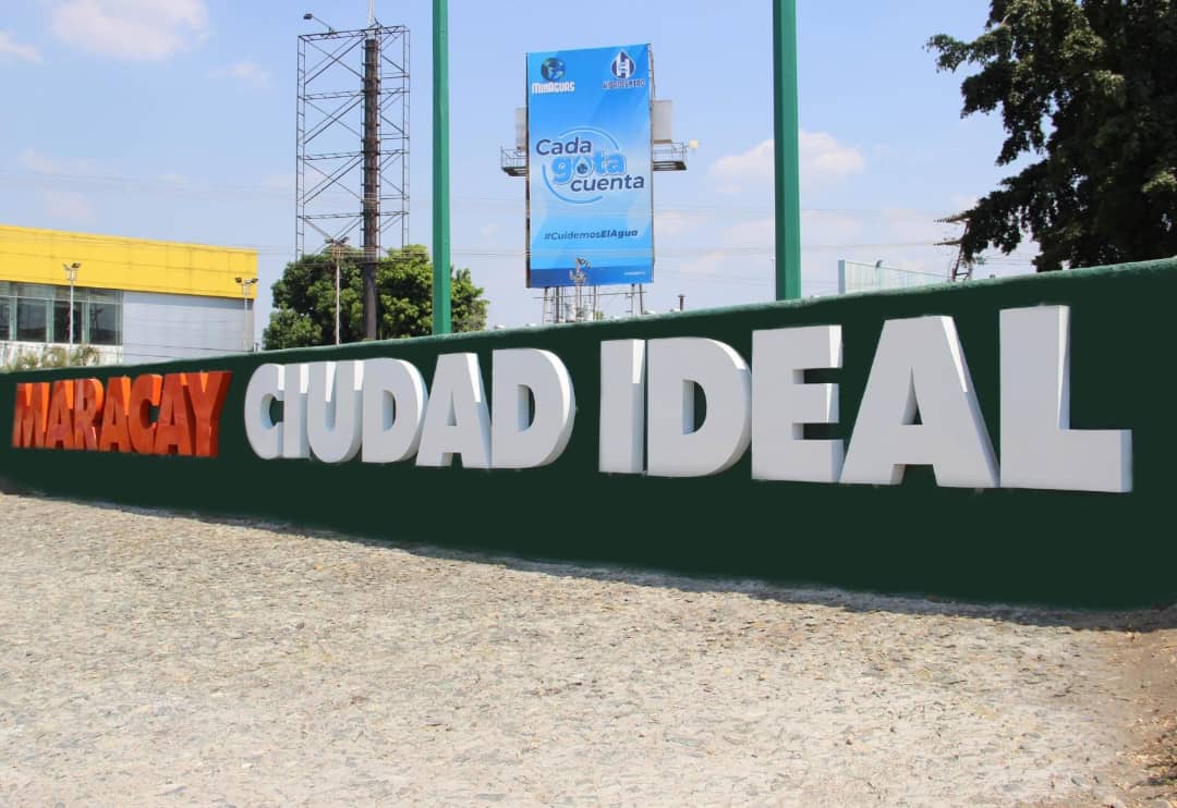 AlcDeGirardot's tweet photo. Feliz Domingo ⛅

Nuestra ciudad te espera con los brazos abiertos. Este rincón venezolano, con su naturaleza, su legado histórico y su gente alegre, constituye una joya única en nuestro país 💙💚

¡Maracay Mi Ciudad Ideal! 

@RafaelMaracay21 
@Soykarinacarpio
#Maracay https://t.co/HrGW7N8Fcw