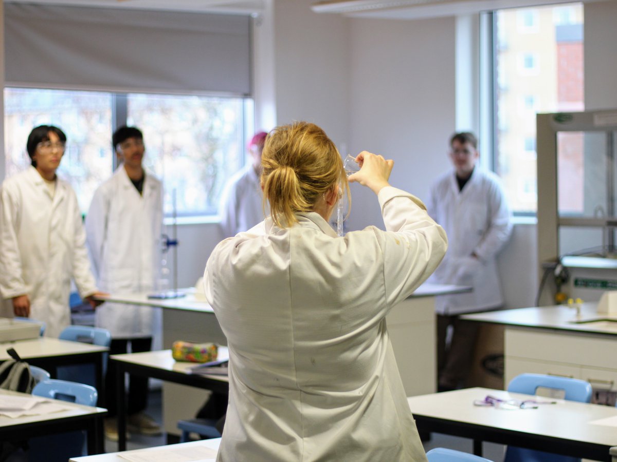 Job opportunity: Science teacher 👨‍🔬👩‍🔬. We are looking for an enthusiastic and dedicated teacher of Science who would like to join a department experienced in delivering exceptional results. Apply by Friday 19th April: reachacademyfeltham.com/vacancies