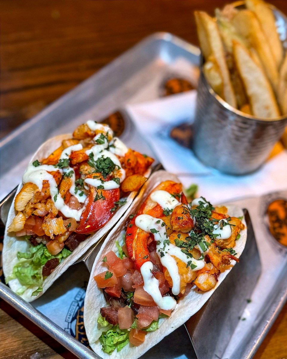 Craving a taste of coastal paradise? Our Lobster BLT Tacos are here to make waves! 🌊🦞 Loaded with poached Maine lobster, crispy bacon, fresh lettuce, ripe tomato & zesty lemon aioli for a flavor-packed escape! 🌮✨ #mainelobster #delivery #visitalx #ubereats #nomnom #grubhub