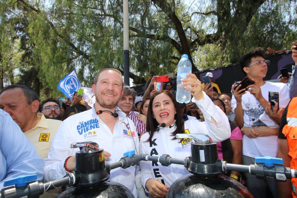 Hoy #LaFuerzaDelCambio comprende una estrategia junto al próximo #JefeDeGobierno Santiago Taboada para la compra de plantas potabilizadoras móviles y la instalación de cisternas dobles. Vamos a traer agua limpia y de calidad a cada hogar de #Iztapalapa 

#KarenQuirogaAlcaldesa…