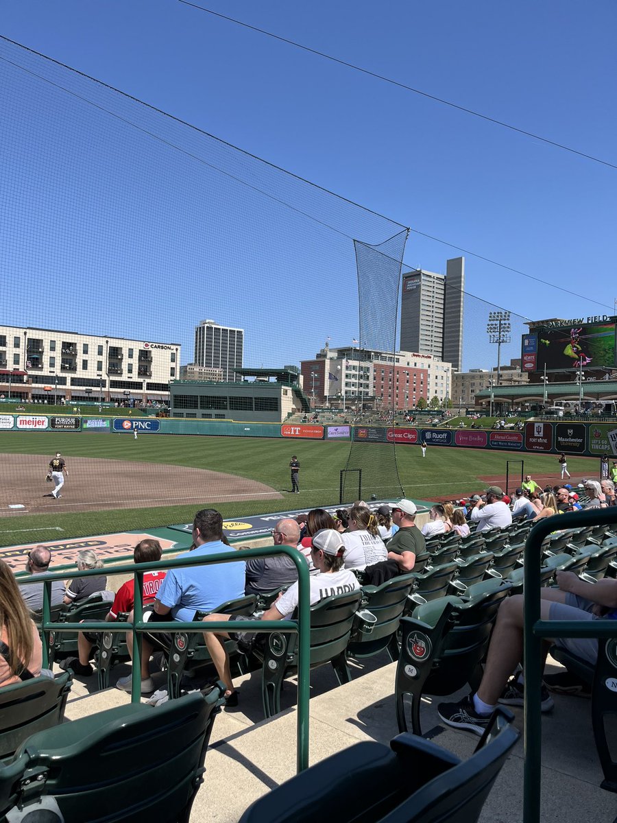 It’s a beautiful day for baseball! @TinCaps