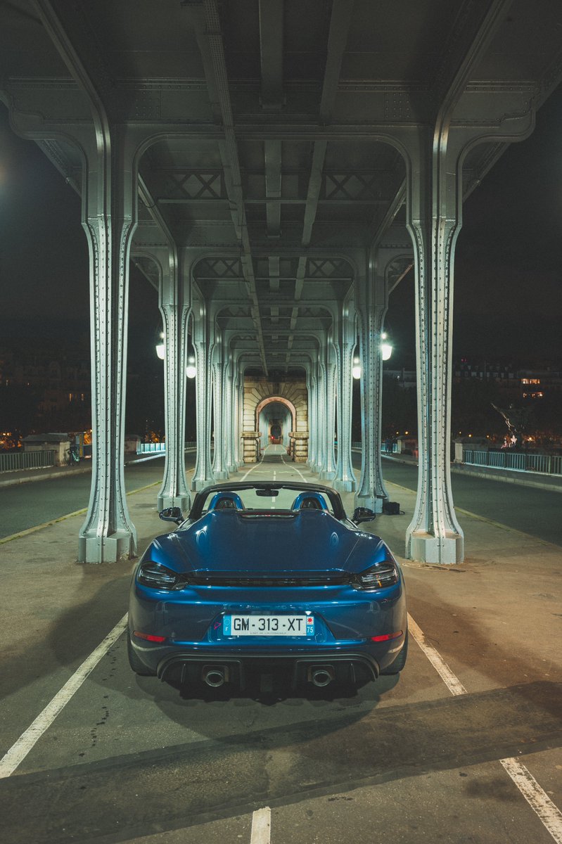 Porsche 718 Spyder - Paris by night 🇫🇷 

📸 Nikon Z6 I | 28mm 2.8

Qu’est ce que j’aime cette ville et cette marque ❤️