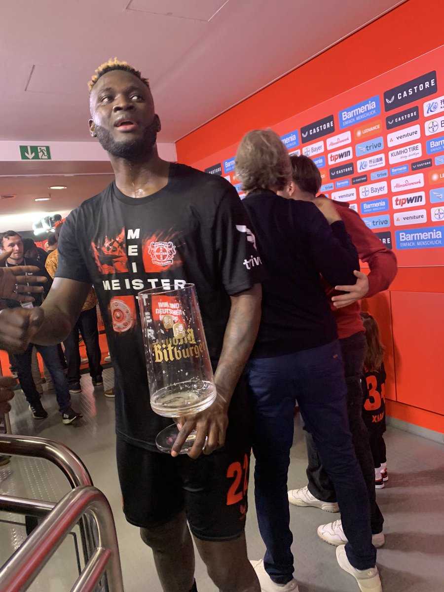 Can’t confirm whether or not Victor Boniface has emptied that beer glass all by himself. #bundesliga 🍺