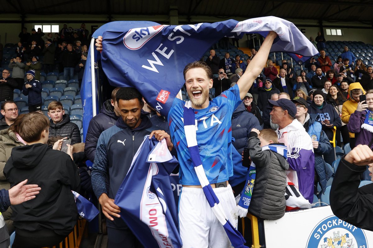 🐎 Fraser Horsfall has been named in the <a href="/SkyBetLeagueTwo/">Sky Bet League Two</a> Team of the Season at the #EFLAwards this evening 🙌

What a man. What a season. Congratulations, <a href="/Fhorsfall/">Fraser</a>!

#StockportCounty