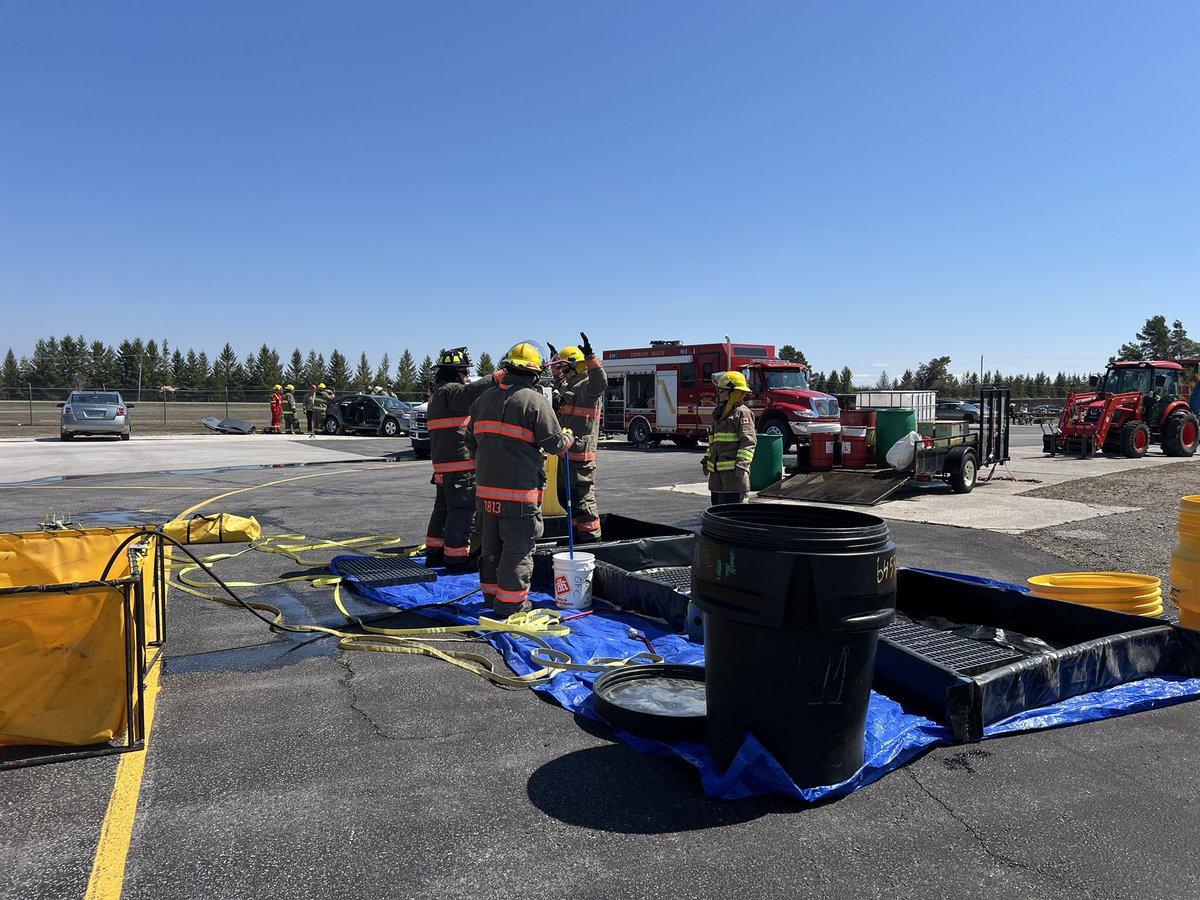 NorthernBruceFD's tweet image. #HAZMAT students have finished classroom training and have started evolutions in the field and #AutoExtracation continues during Weekend 1 at #BruceCounty #FireSchool @Sauble_Speedway in #SaubleBeach. #BCFS2024 #FirefighterTraining.