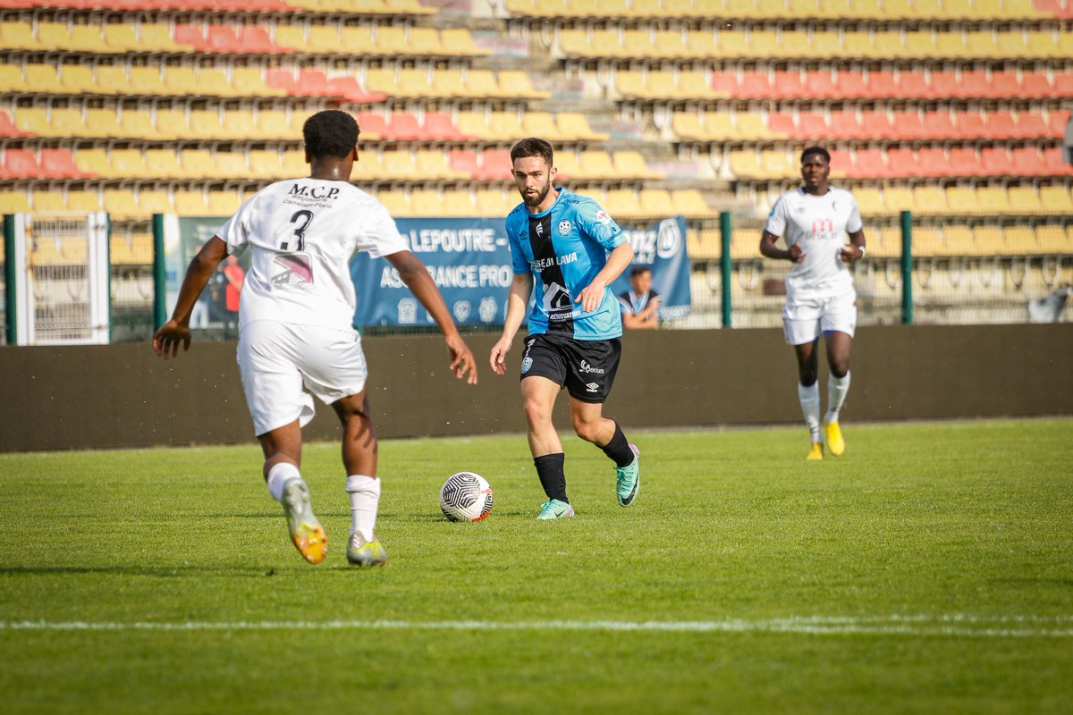 ToursFC's tweet photo. [✅ #TOURSCFC] | 2-1

📸 Tours FC - Chambray FC en images ⤵️

#National3 | #ToursFC | #TousCielEtNoir 🔵⚫️ https://t.co/euthhyh7nn
