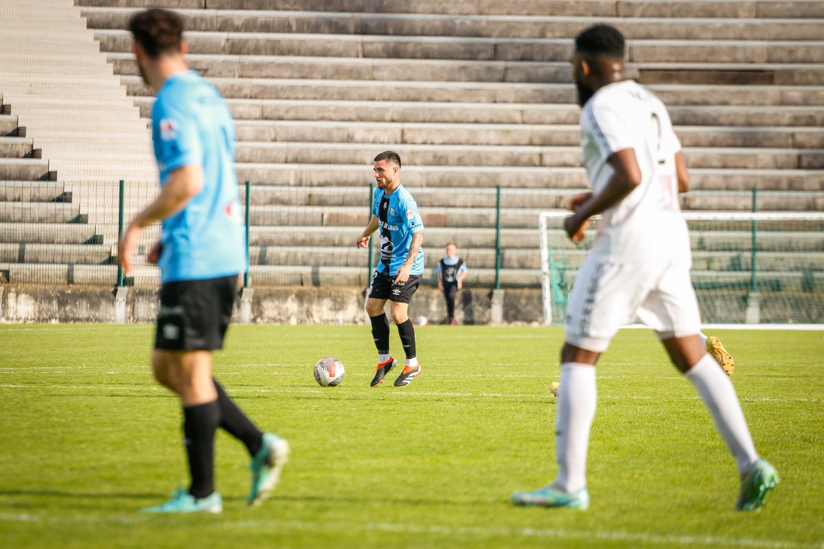 ToursFC's tweet photo. [✅ #TOURSCFC] | 2-1

📸 Tours FC - Chambray FC en images ⤵️

#National3 | #ToursFC | #TousCielEtNoir 🔵⚫️ https://t.co/euthhyh7nn