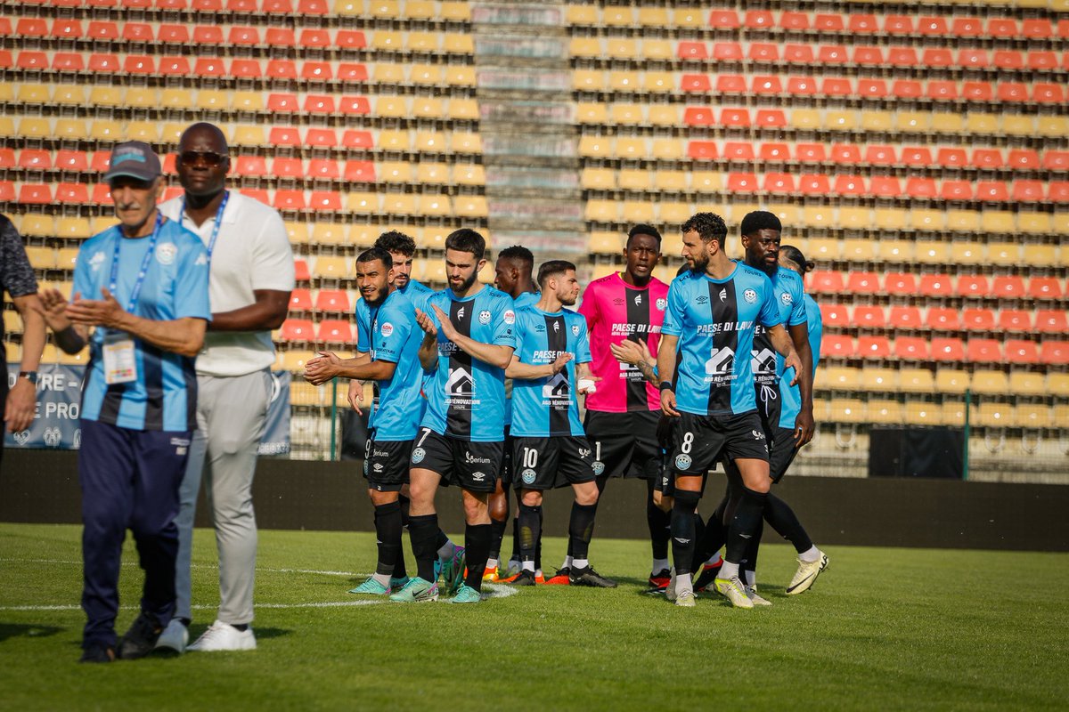 ToursFC's tweet photo. [✅ #TOURSCFC] | 2-1

📸 Tours FC - Chambray FC en images ⤵️

#National3 | #ToursFC | #TousCielEtNoir 🔵⚫️ https://t.co/euthhyh7nn