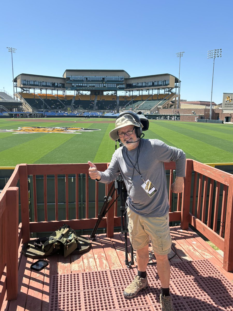 Always a HUGE PLUS when Judah Craig and the Candle Club posse is in the CF pavilion 😎🥤🍻⚾️🌾