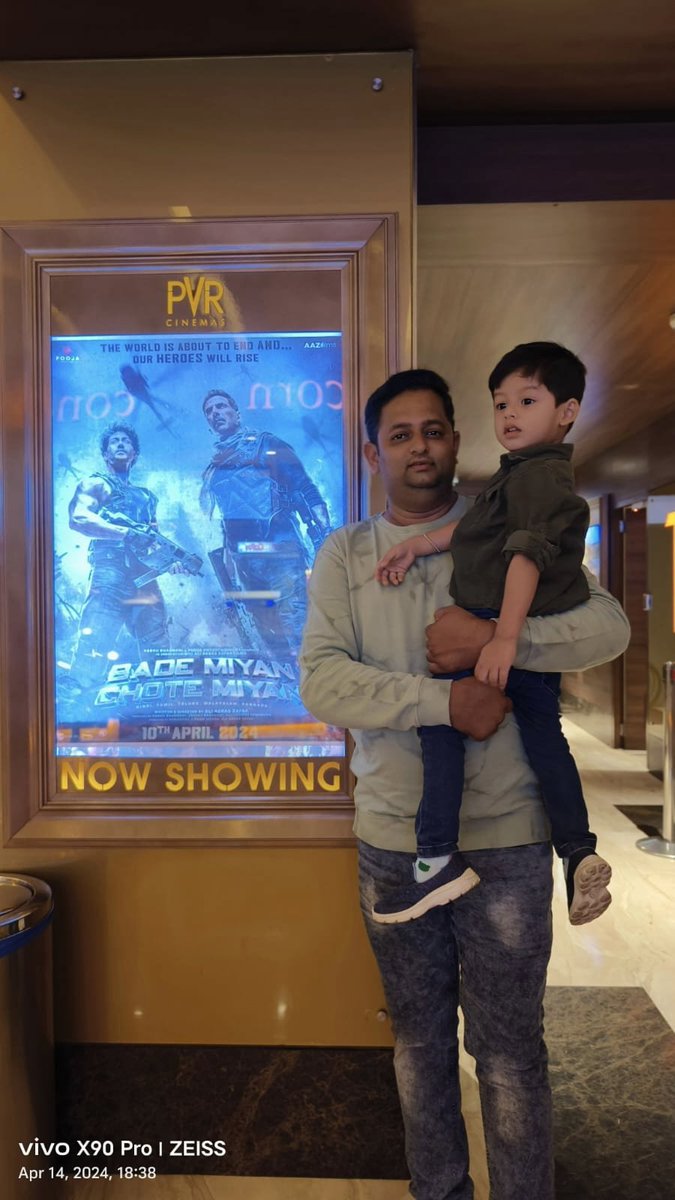 When I was a kid 1992 i watched my first film that was of @akshaykumar sir film #Khiladi in single screen Now my 3 year son watched his 1st film with his mother ( my wife ) #MissionRaniganj in Dhanbad as I was in kolhapur & now with me 1st film he watched is today…