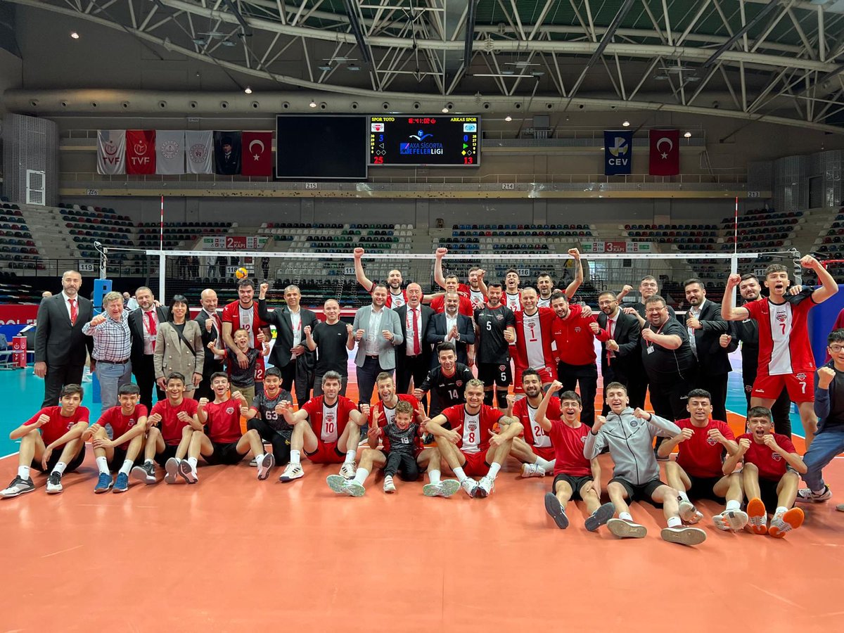 Axa Sigorta Efeler Ligi Playoff 5-6.‘lık serisi ikinci müsabakasında Arkas Spor takımını 3-0’lık skorla mağlup ederek Avrupa kupalarında ülkemizi temsil etme hakkı kazanan Spor Toto Spor Kulübünü tebrik eder, Avrupa Kupası yolunda başarılar dileriz. @gencliksporbak @TVForgtr