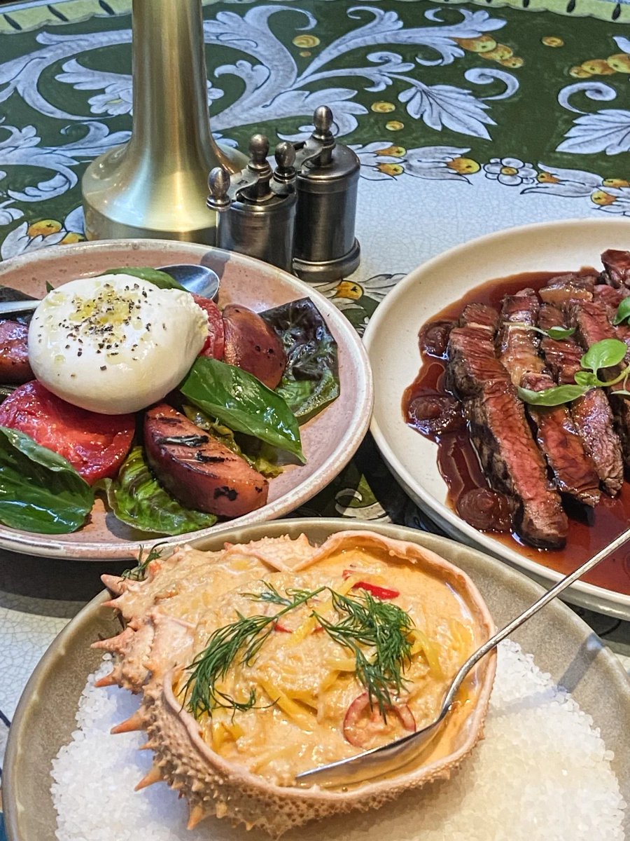 aaatt55's tweet photo. As the sun sets, let the flavors of dinner illuminate your evening 🍽🤤😋 https://t.co/Hs6WSgyRnb
