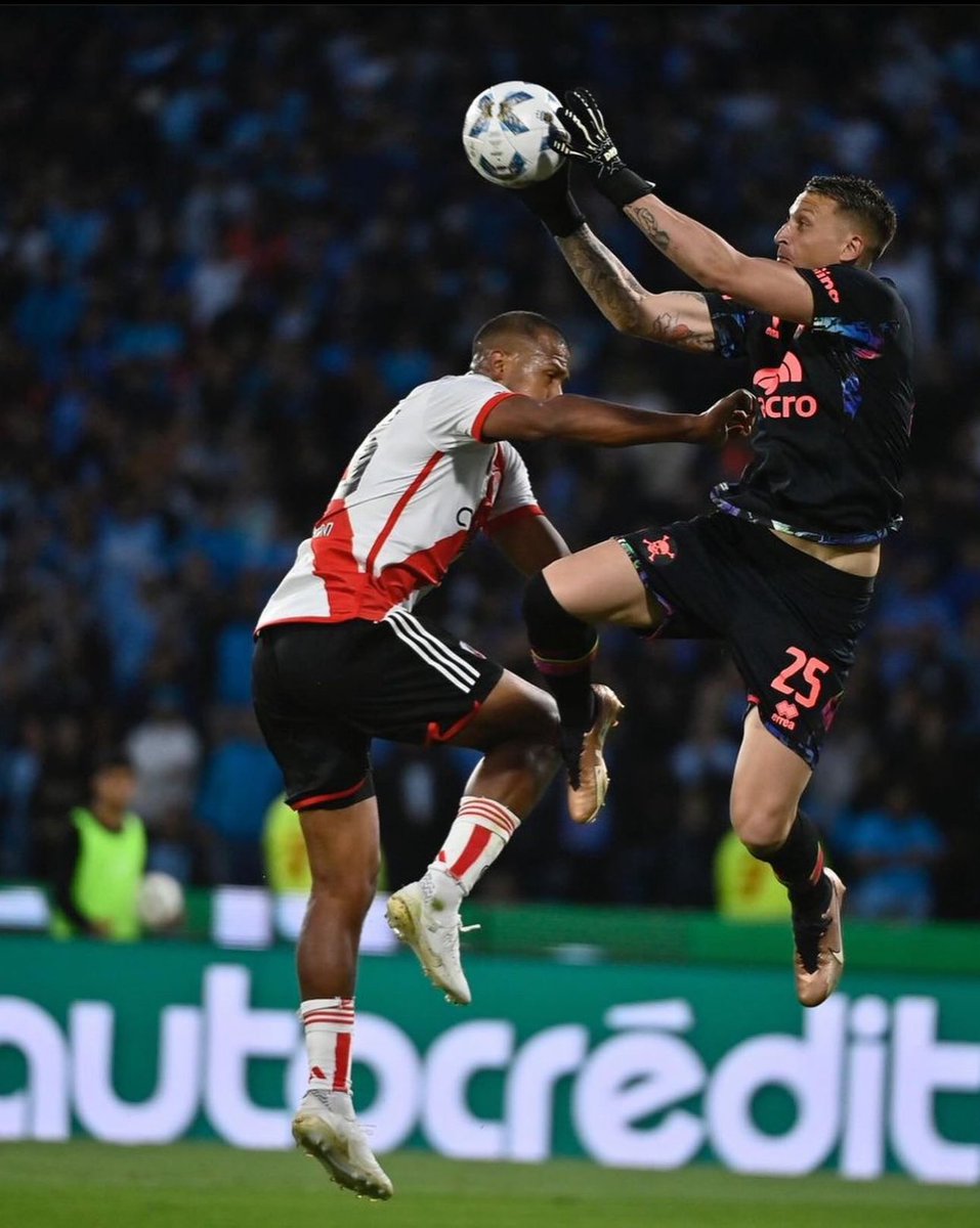 Feliz dia a estos cracks de los 3 postes💙🧤El arco de Belgrano esta en buenas manos muchachos!!!