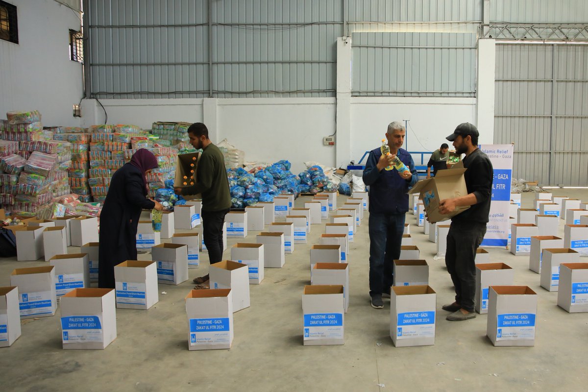 🍉 Despite the huge challenges, we're continuing to deliver aid in #Gaza on a daily basis. Here's our team putting together Zakat-ul-Fitr packs, ready for distribution! 🤲🏽 💙 Visit iruk.co/palestine, to continue supporting our work on the ground in #Palestine.