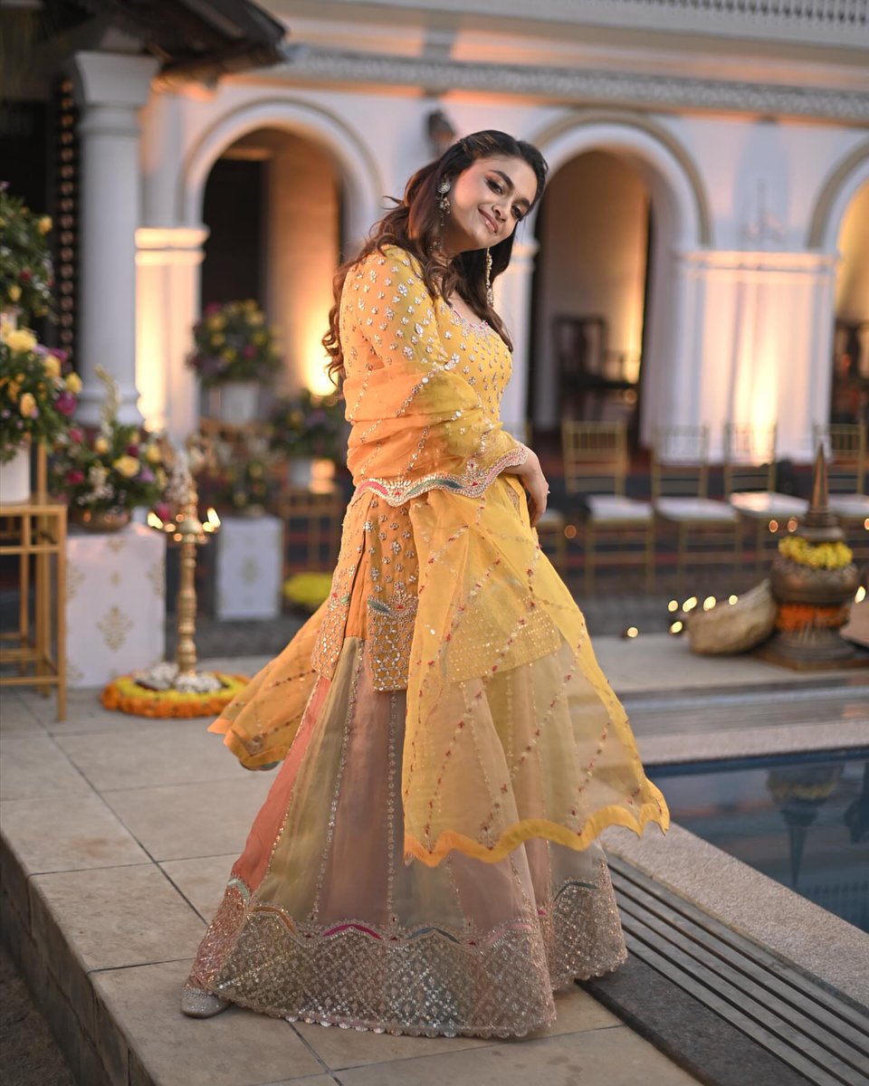 careofKeerthy's tweet photo. Gorgeous Queen @KeerthyOfficial 💛

#KeerthySuresh #VishuSpecial https://t.co/sdIhOO2Q1W