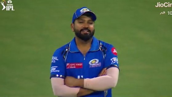 d4ff033e883743d's tweet photo. This is the real captain of @mipaltan and not @hardikpandya7 as Hardik doesn't know how to lead as he doesn't respect the players who were there before him and Mumbai Indian owners do the right thing before you lose Rohit. #HardikOut #RohitSharma #MIvCSK https://t.co/EH450QeCjp