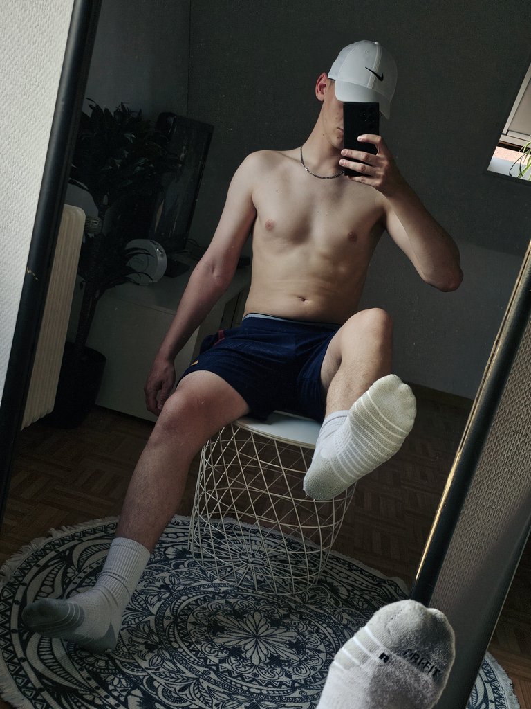 Sunclaw1's tweet photo. Come here and sniff loser! 😈 
#socks #smelly #master https://t.co/varimMdNGU