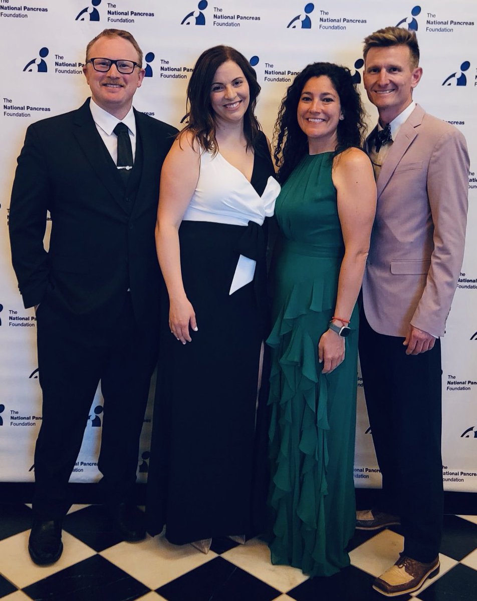 MichelleSaadMD's tweet photo. Our amazing nurse practitioners @OggMark and @ColleenMOLowe representing! https://t.co/Qf1UgUNeNW
