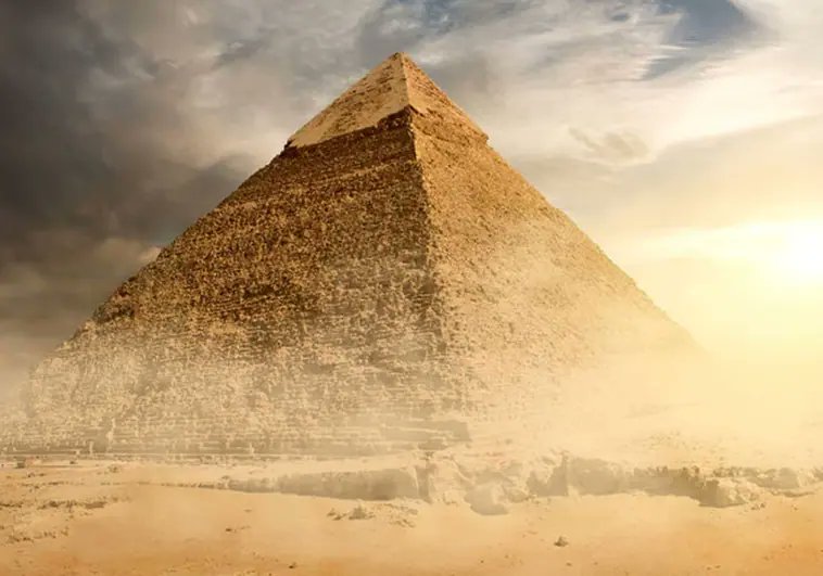 ⚠️ Título: La Pirámide de Keops.
📅 Año: 2,600 a.c.
📐 Medidas: 146,7 m (original).
📍 Localización: El Cairo (Egipto).
🎨 Periodo o estilo: Egipcio.

#granpirámide #keops #Egipto