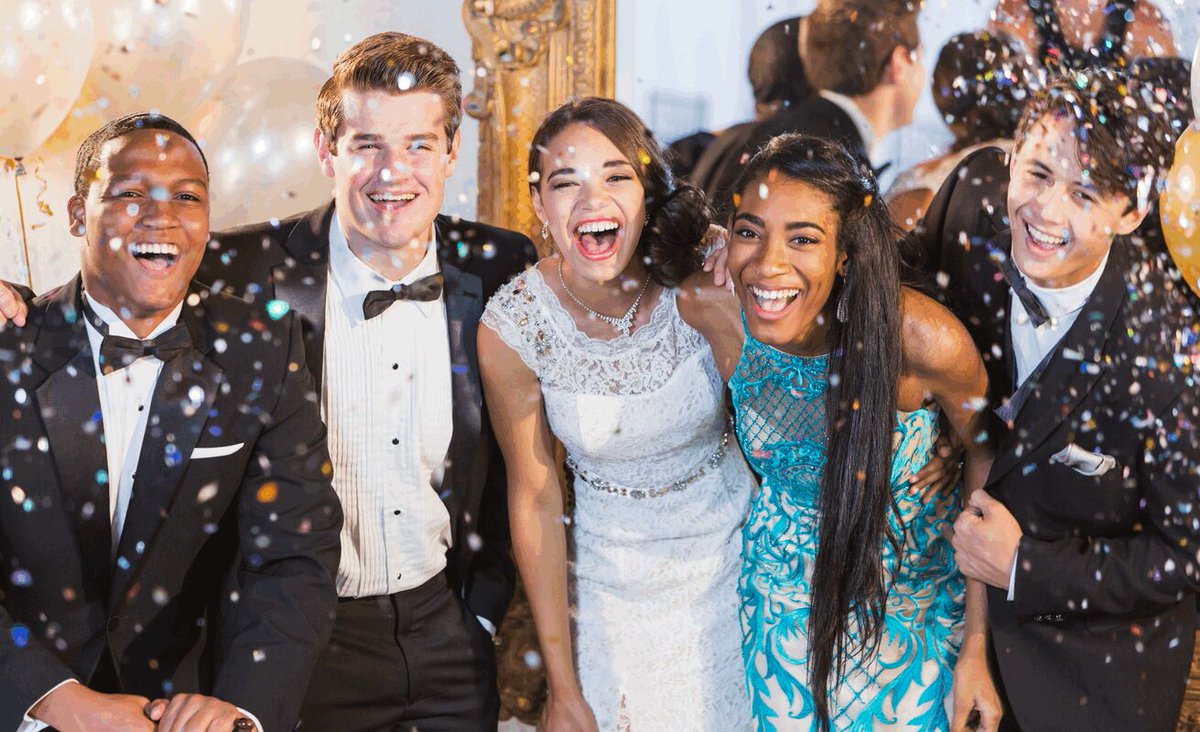 romanlimousine's tweet photo. Dreaming of making Prom 2024 unforgettable? Make a stunning entrance and express your unique style by arriving in a sleek limousine or on board a lively party bus. 🎉✨ Create the memorable moments that will last a lifetime. #Prom2024 #LimoLife #PartyBusFun https://t.co/EzjPWySTLr