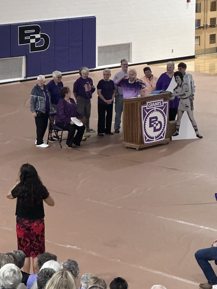 WayneTwpSuper's tweet photo. Today we heard from many friends, family, and Giants that were so deeply impacted by Miss Priscilla Dillow.  She was such a blessing to those who knew her, and even more who did not.  Rest in Peace Miss Dillow! #OnceAGiantAlwaysAGiant #wearewayne https://t.co/3u4ut6L8Gn